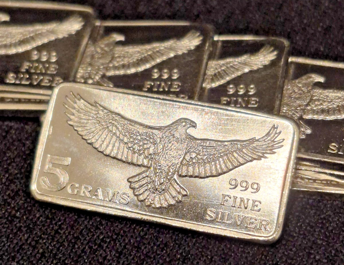 Silver Bullion Lot-8 Grams of Silver in Total-5g Bar & 3-1g Fractional Pieces