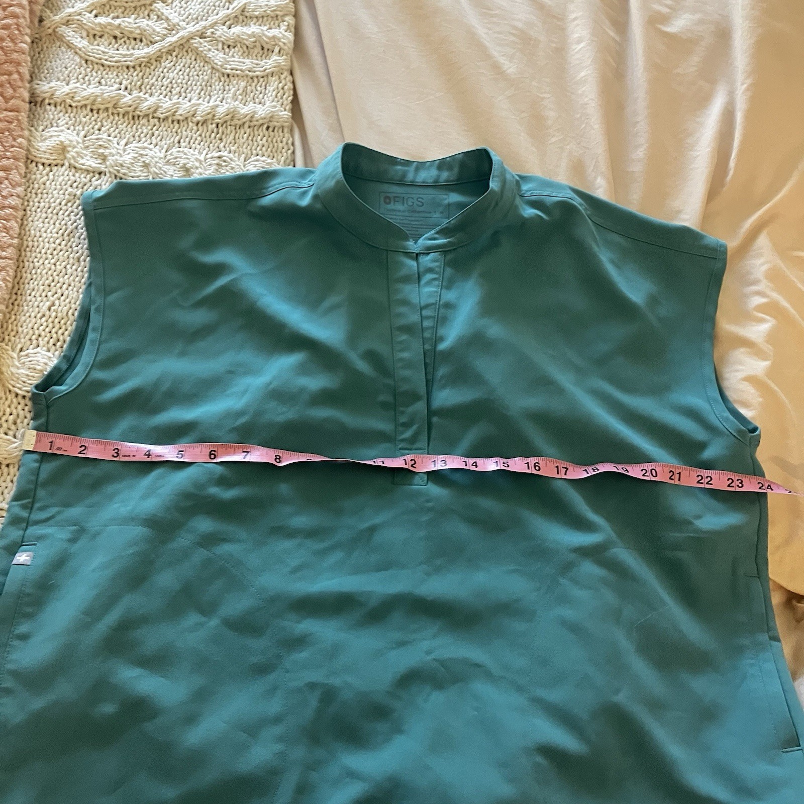 Figs Rafaela Size Medium Oversized Scrub Top Sleeveless Green Marine Cactus