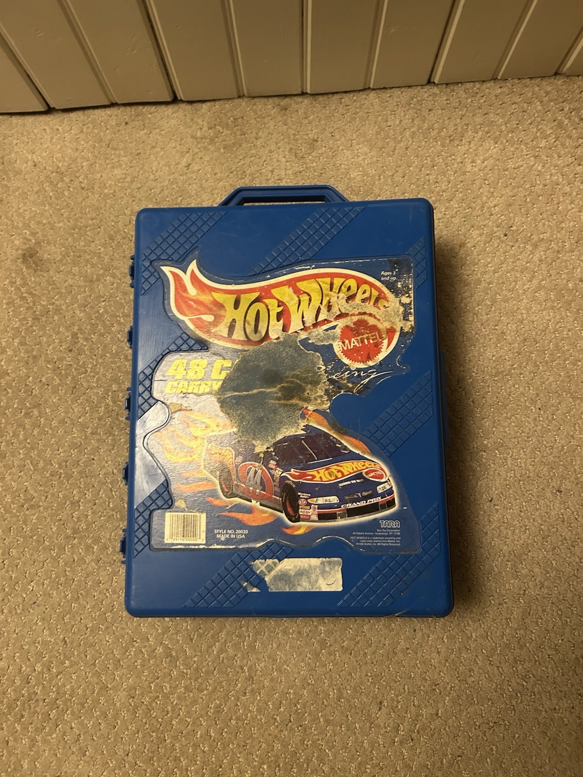 Hot Wheels Random 46 With Accessories And Beat Up Car Holder Read Disc