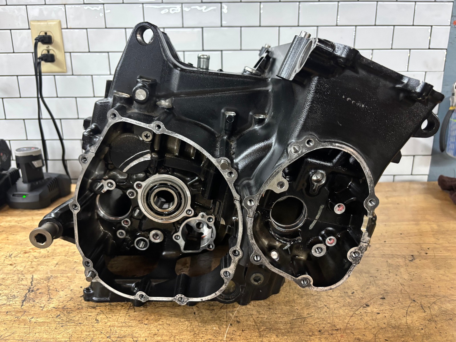 2006-2007 Kawasaki Ninja ZX1000 ZX10R Engine Motor Cases Crankcase