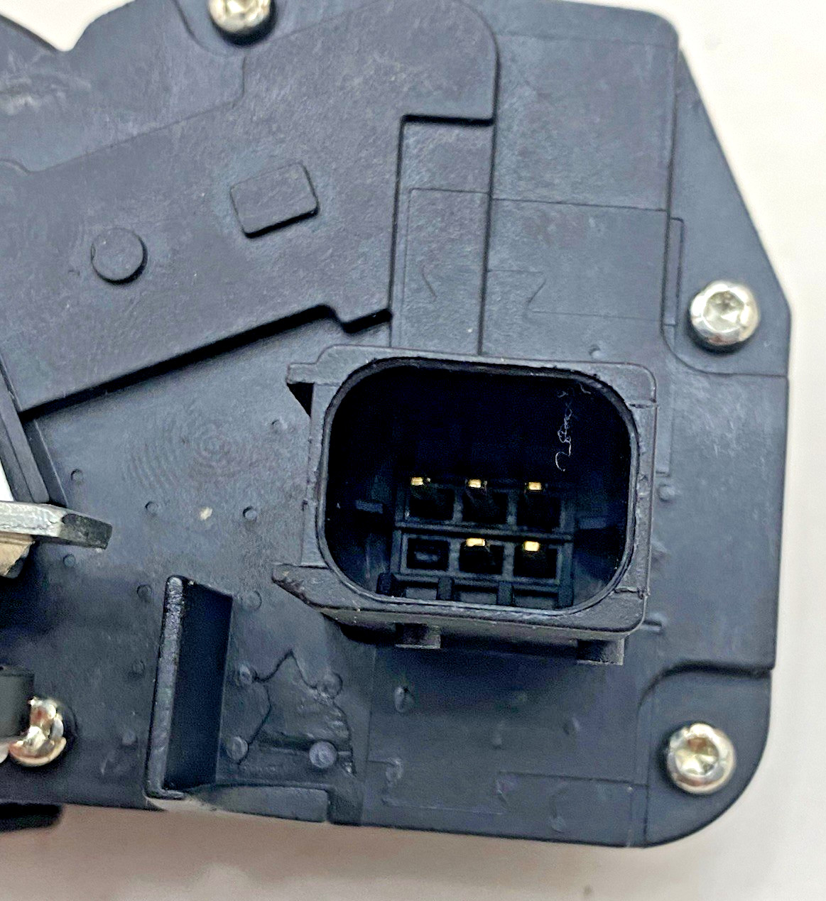 QAGEA RIGHT DOOR LOCK LATCH ACTUATOR FOR 2007-2014 CHEVY & GMC MODELS