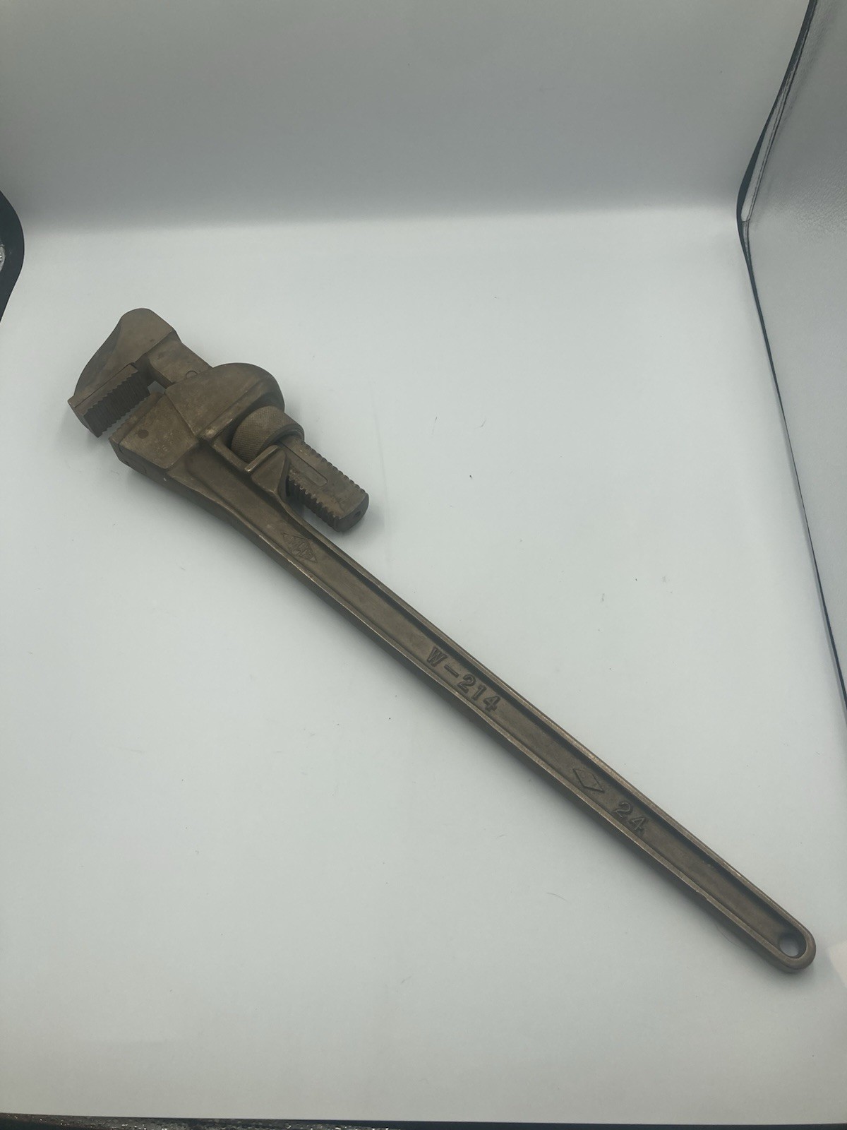 Ampco Safety Tools 24” L 4-1/4” Capacity Aluminum Bronze Pipe Wrench W-214