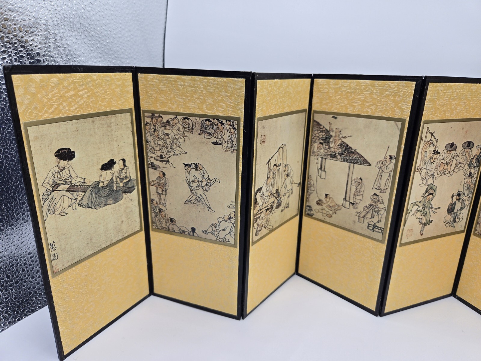 Tabletop Korean Folk Art Foldable Screen Divider Painter Kim Hong-Do