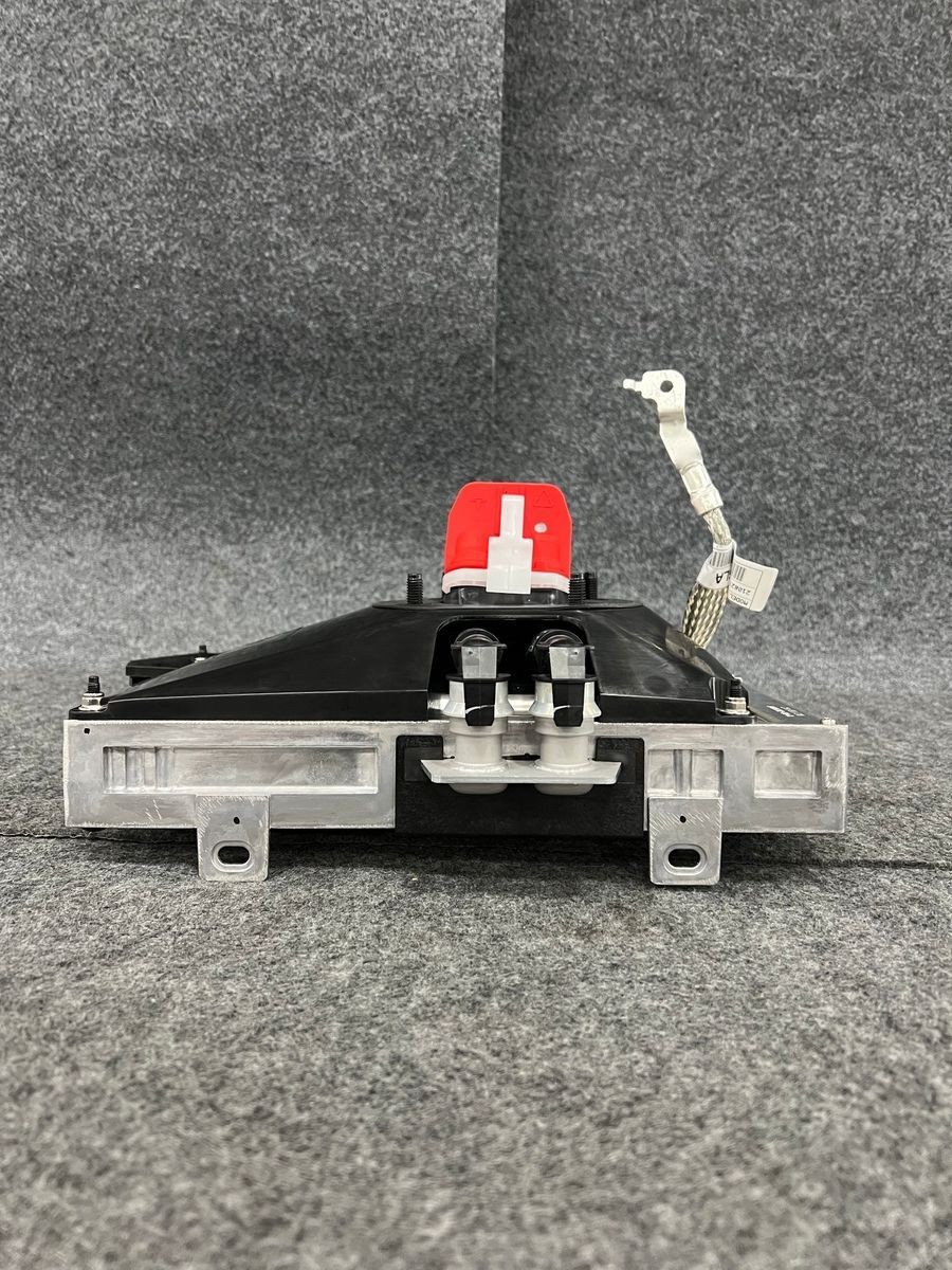 TESLA 1566786-S0-E Media Control Module For 2021-'23 Model 3. No Box*