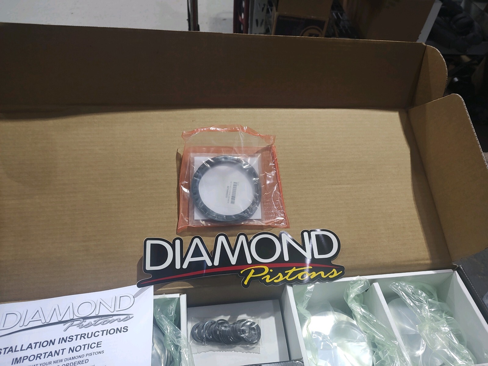 Diamond Pistons 31714-8 Small Block Ford 302/351 Twisted Wedge Street Strip Flat