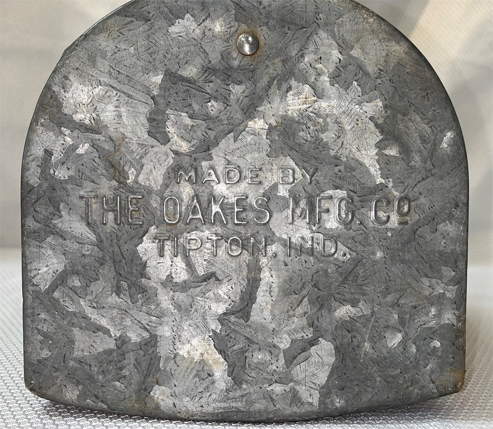 The Oakes Mfg. Co. Vintage Galvanized Metal Grain Feed Scoop 9 1/2” x 7 3/4” x 7