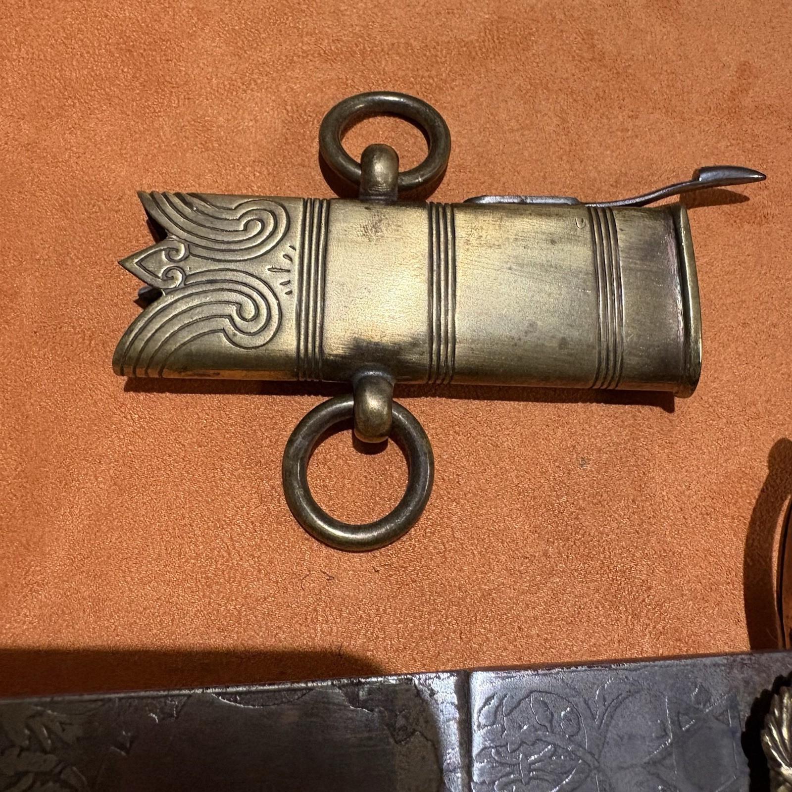 WW1 British Naval Lion Head Engraving Sword