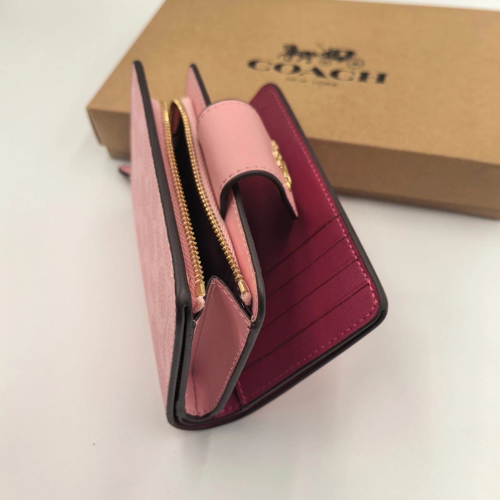 Wallet In Signature Pink with Logo Coach CW786