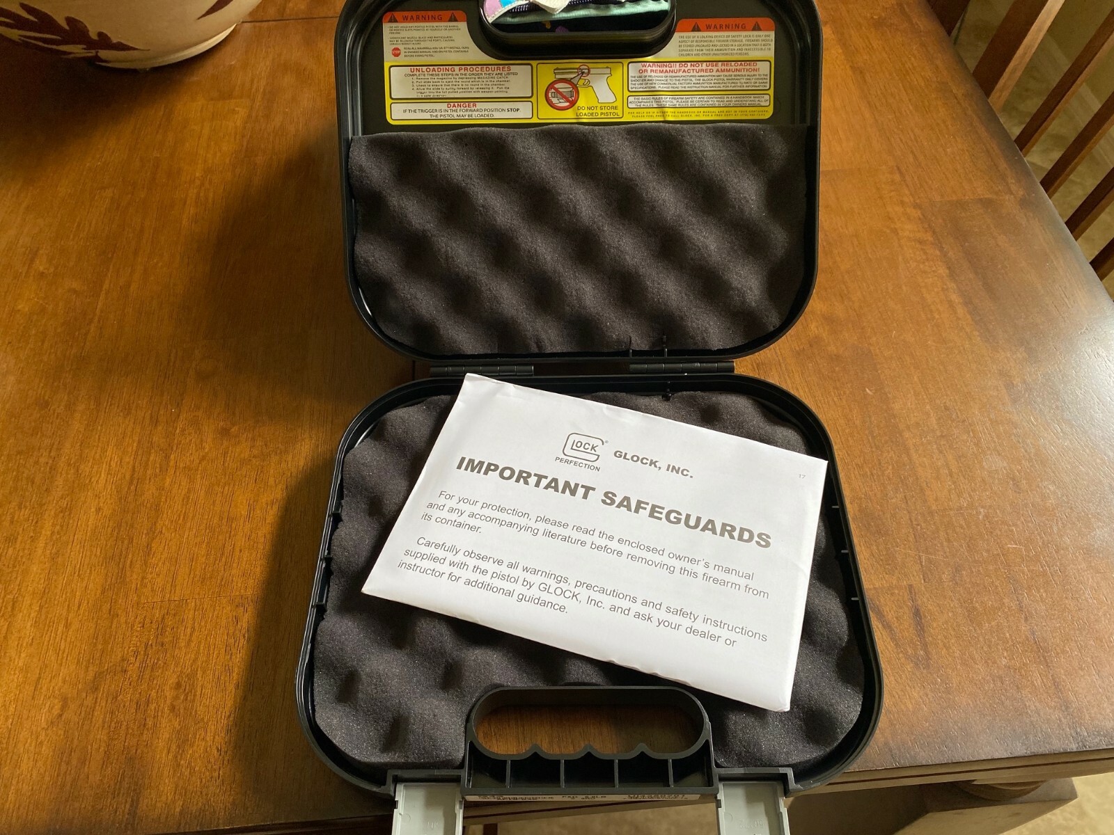 Glock Factory OEM Clam Shell Hard Pistol Case W/ Manual,all modelsFAST free ship