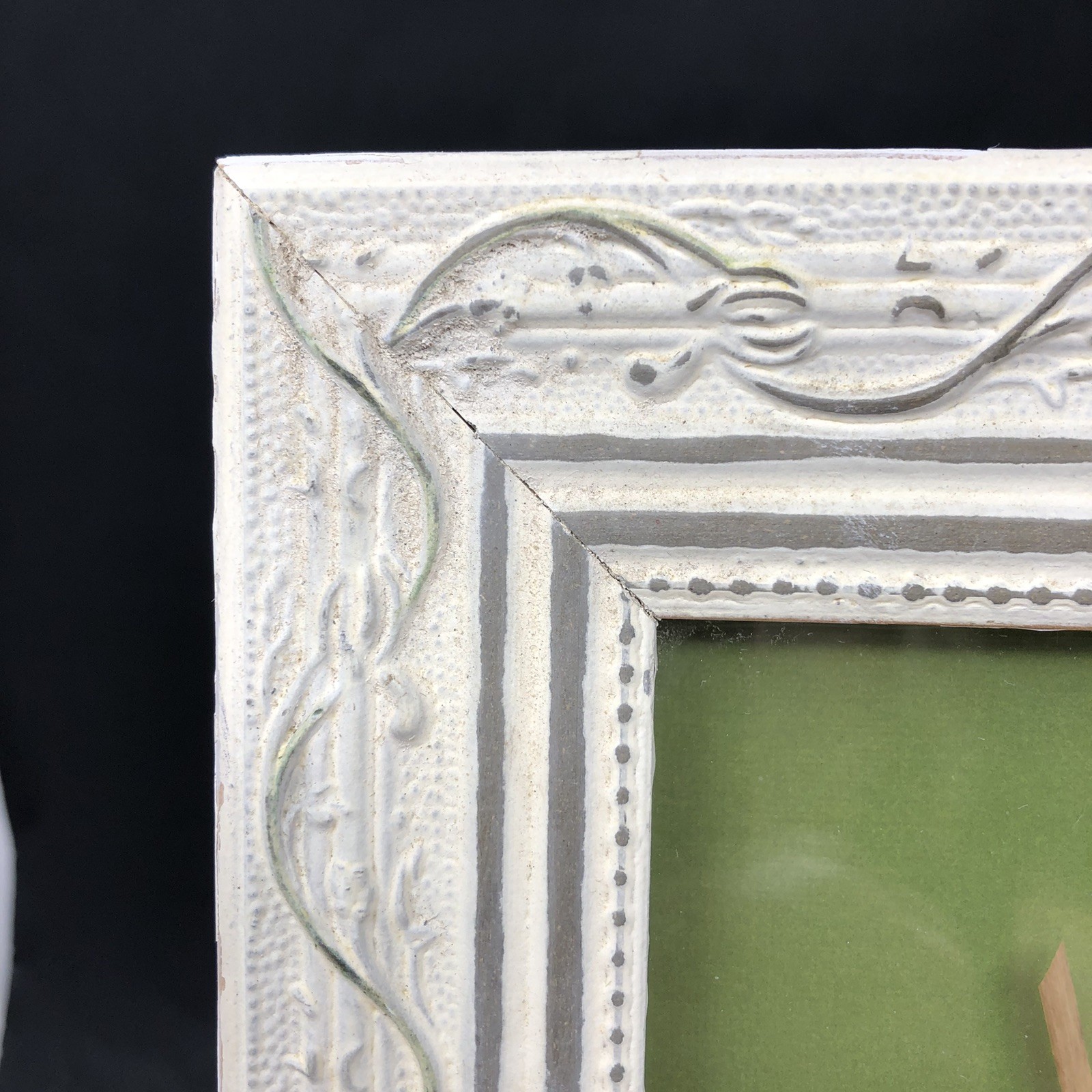 Framed Pressed Flowers Distressed Frame 10.5" x 12.5" Cottagecore Country Chic B