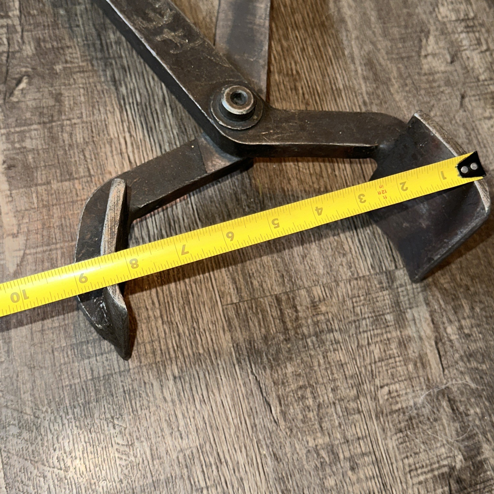 Great Heavy Large Columbus McKinnon Metal Lifting Sling Ice Tongs Pallet Puller