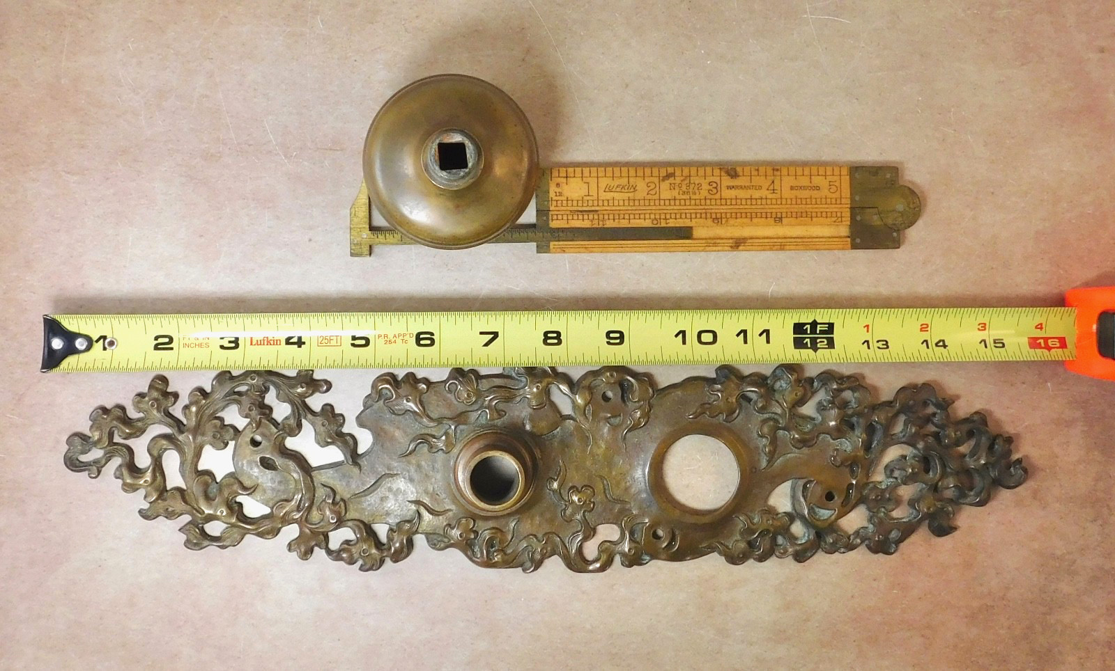 Antique Norwalk Heraldic 1900 brass bronze entrance door knob and plate E-14900