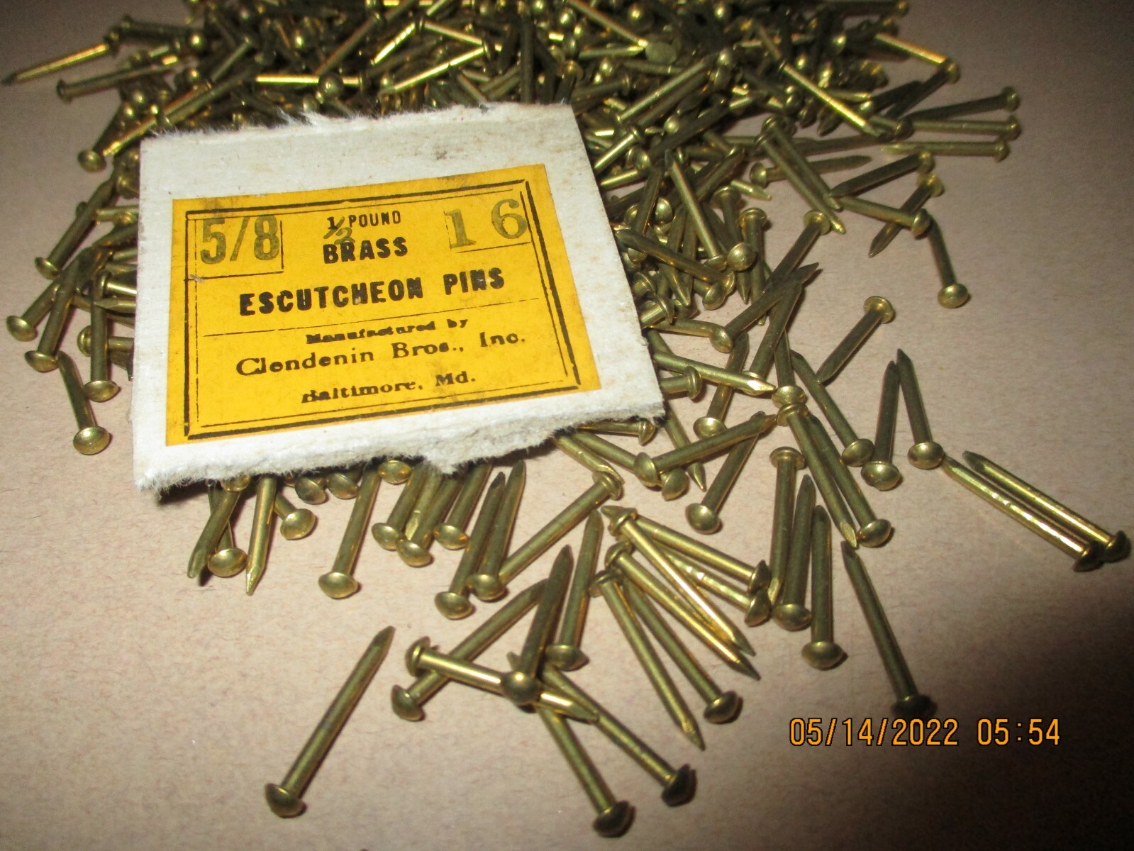 100 VINTAGE 5/8" X #16, SOLID BRASS BRAD NAILS, ROUND DOME HEAD ESCUTCHEON PINS