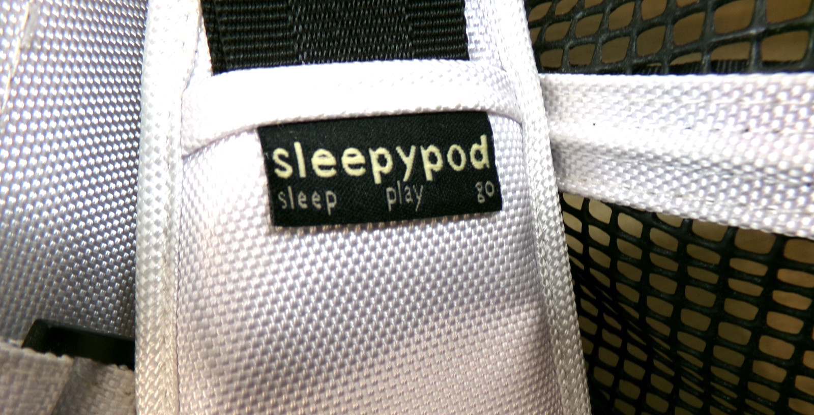 Sleepy Pod Mobile Pet Carrier Bed White Shoulder Strap Pets Up to 15 lb READ