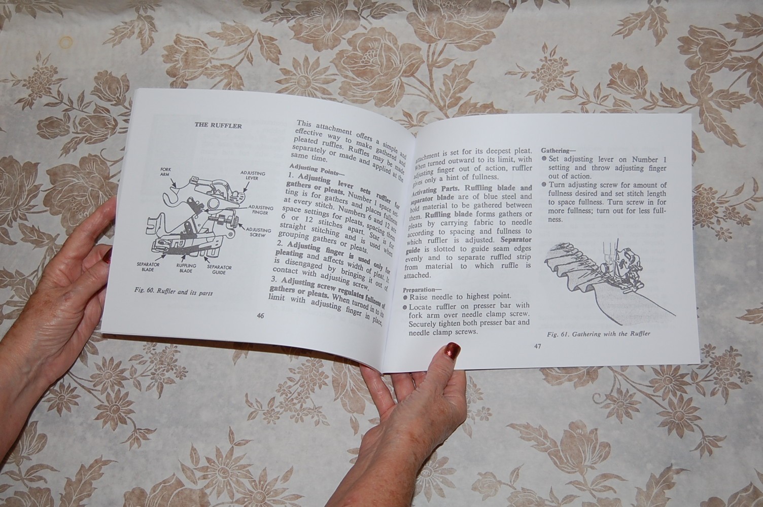 Rare Deluxe-Edition Instruction Manual, Singer Featherweight 221k Sewing Machine