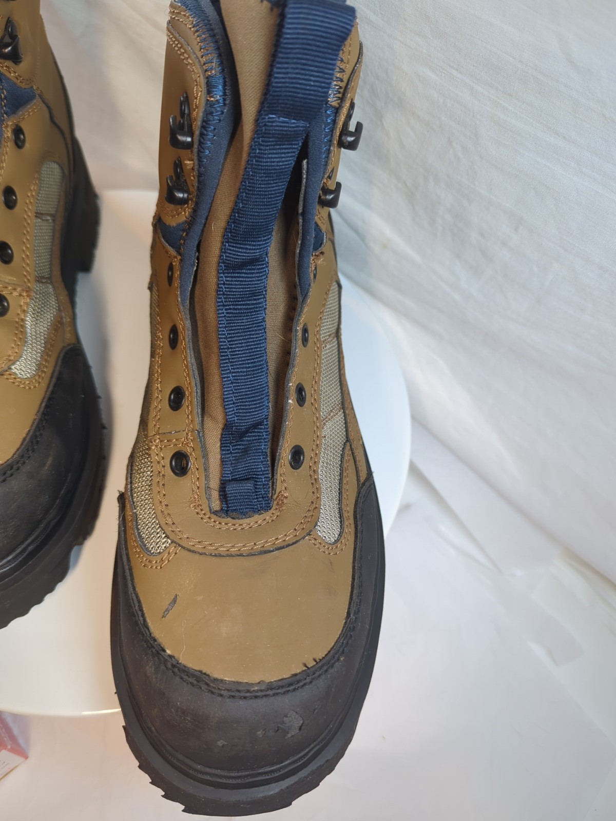 Cabela’s Ultralight Felt Sole Wading Boots Men's 11 M Brown Black