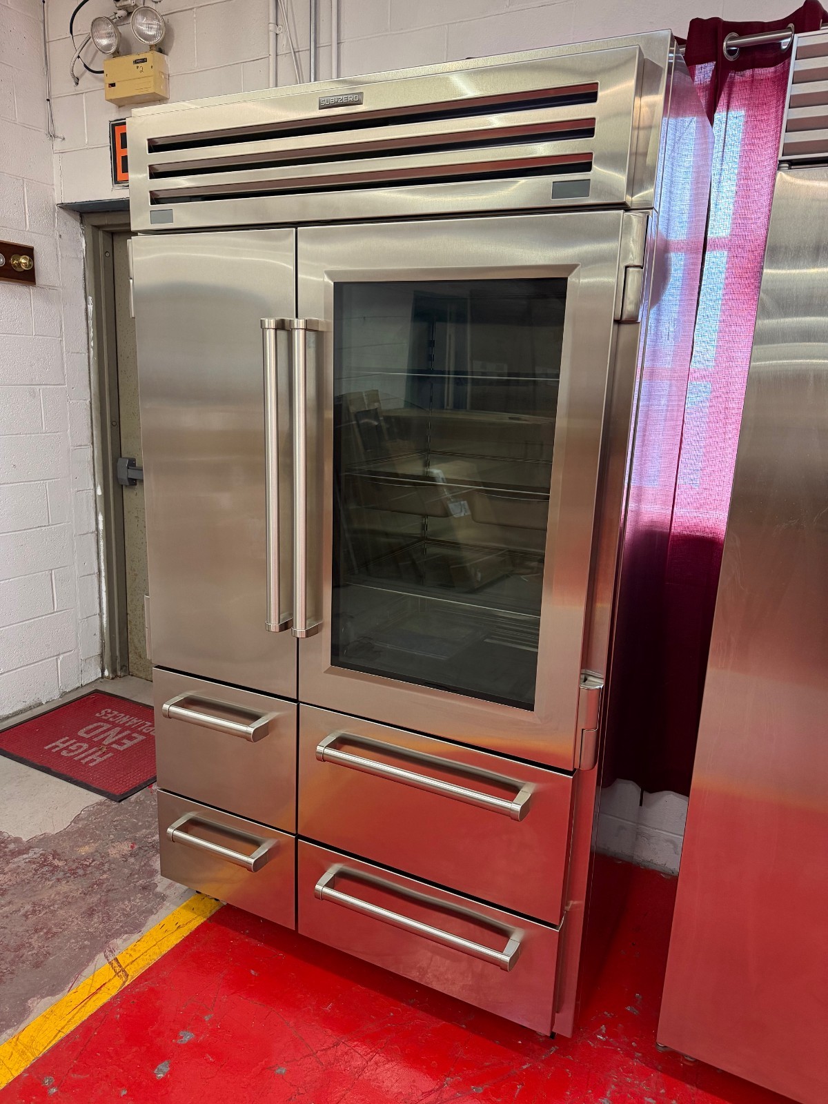 48” Subzero Pro Refrigerator Freezer PRO4850G (New Showroom 2019 Model)