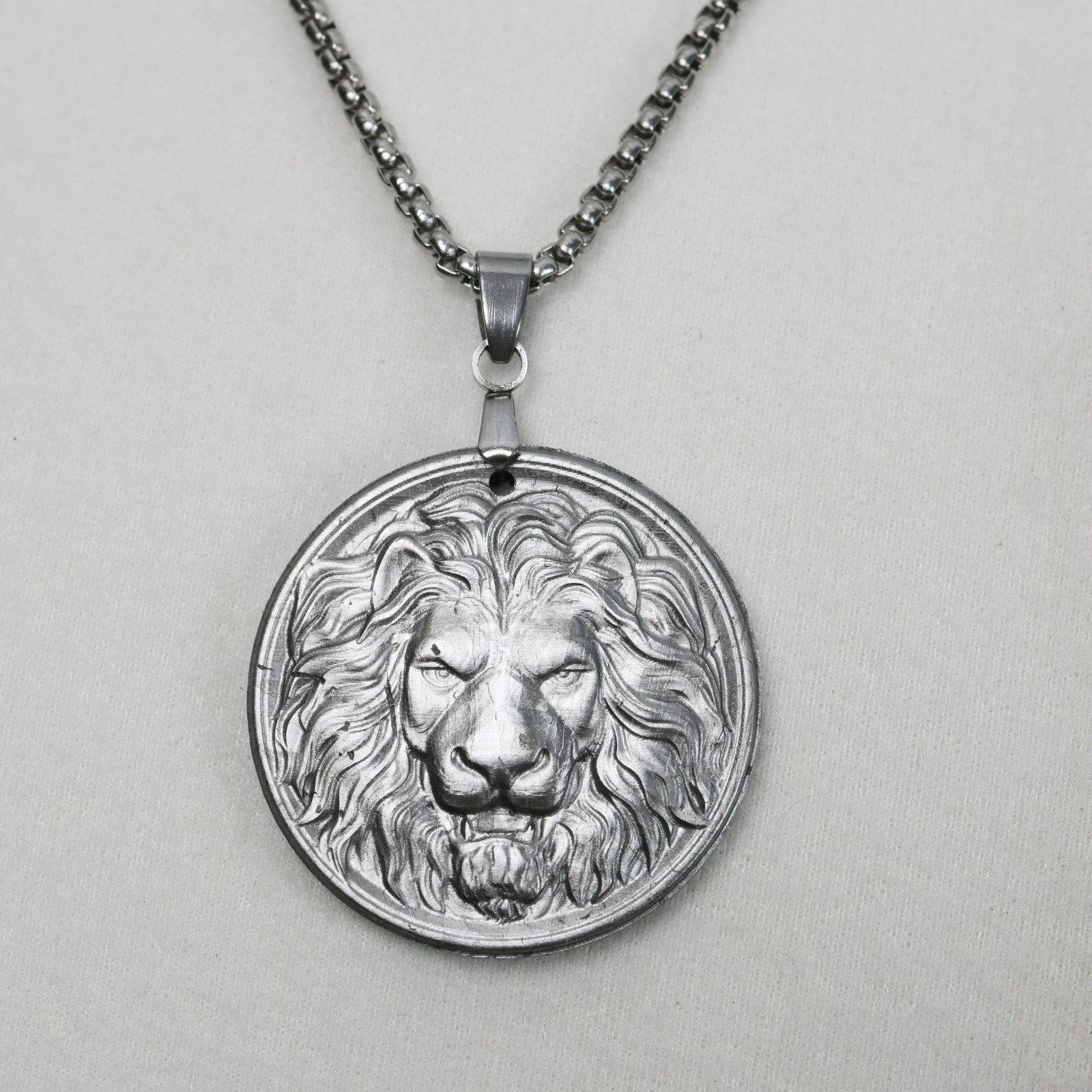 Natural Muonionalusta meteorite carved pendant，meteorite Lion Necklace