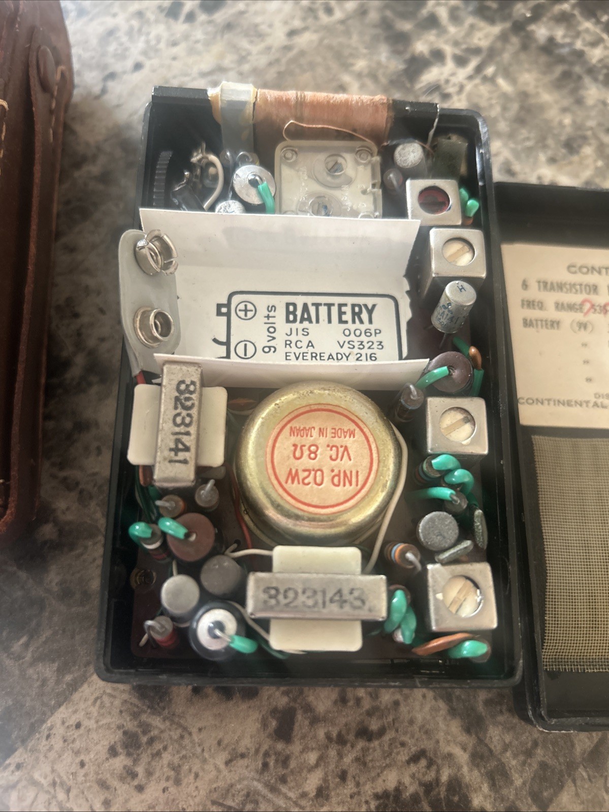 Vintage Continental 6 Transistor Radio Model TR-682 Crack Free (Works)