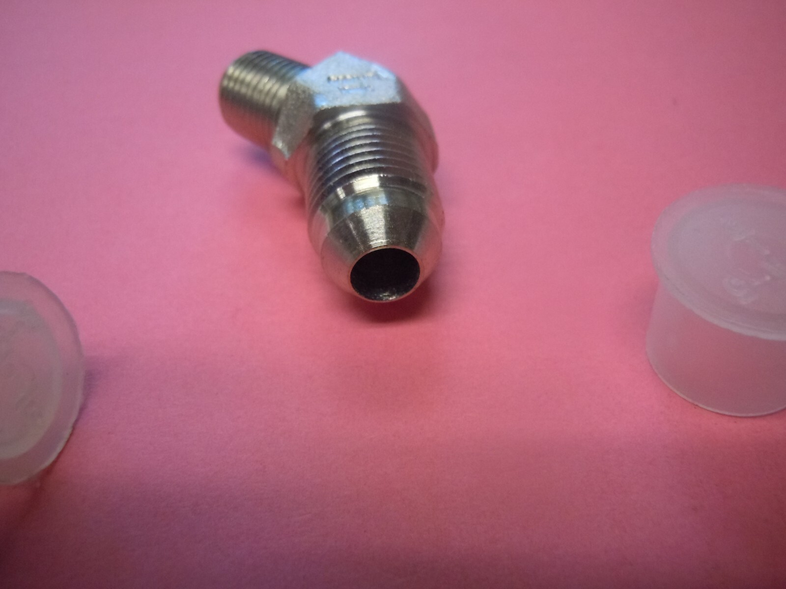 2503-05-02 HYDRAULIC FITTING 5/16 MALE JIC X 1/8" MALE PIPE 45 DEGREE.