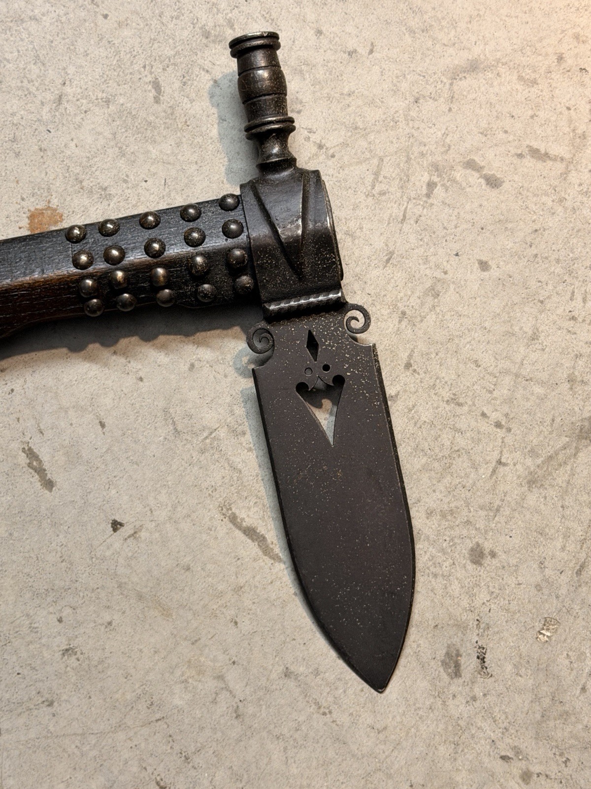 1800’s Native American Lakota (Sioux) Knife–Tomahawk with Beaded Drop