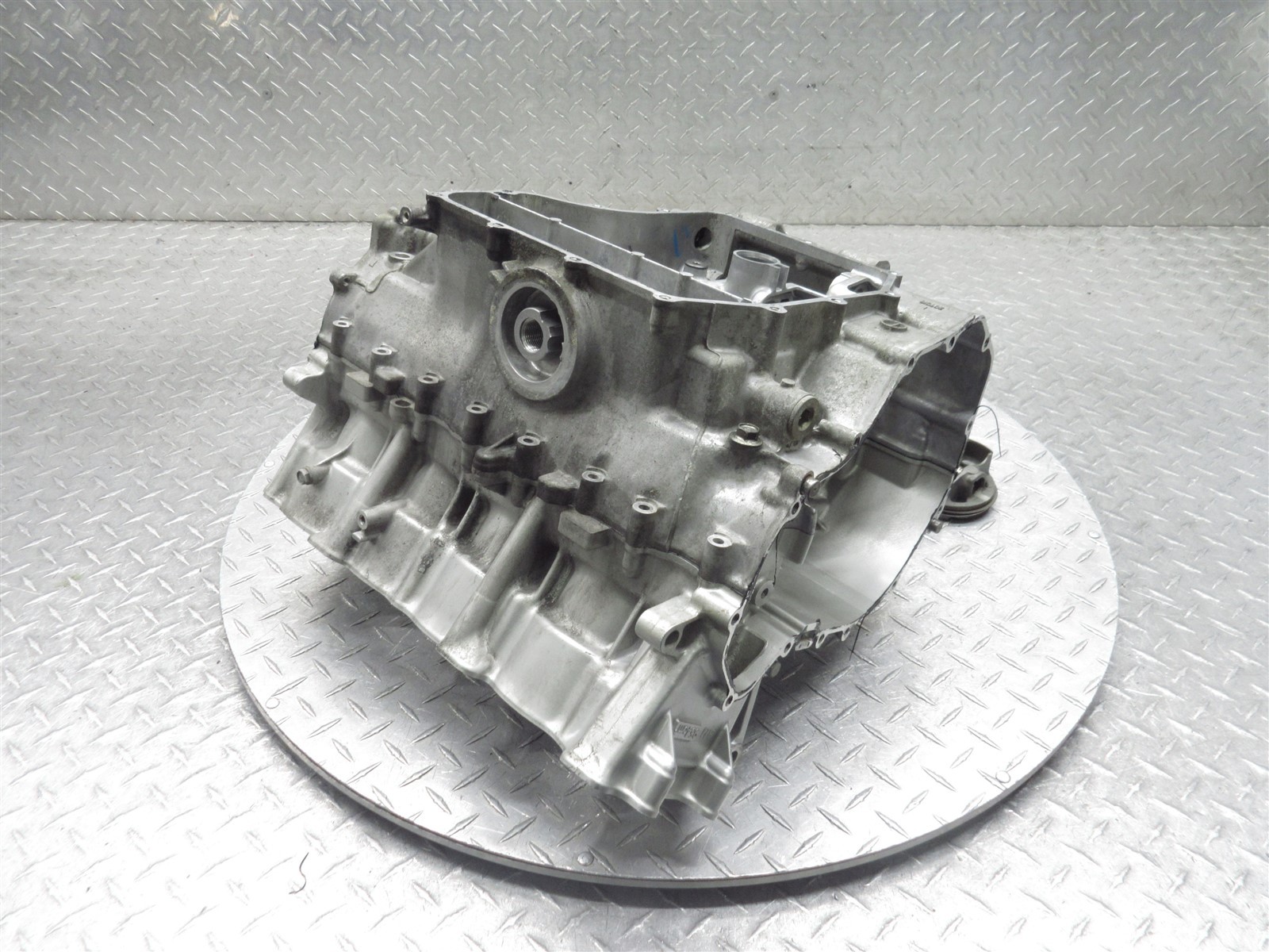 2003 02-03 Honda CBR 954 CBR954RR Crankcase Crank Case Engine Motor Block Piston