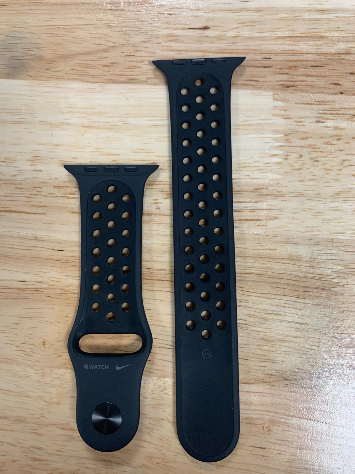 Apple Watch Nike Sport Band 44mm (42/45/46/49) Genuine OEM Black M/L Used