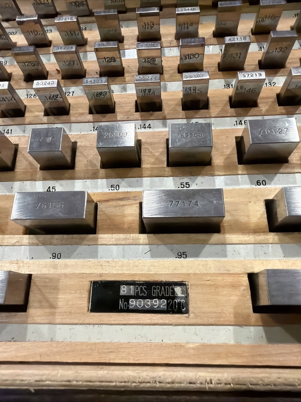 gauge block set 81 piece block set unknown maker wood case complete crack on top