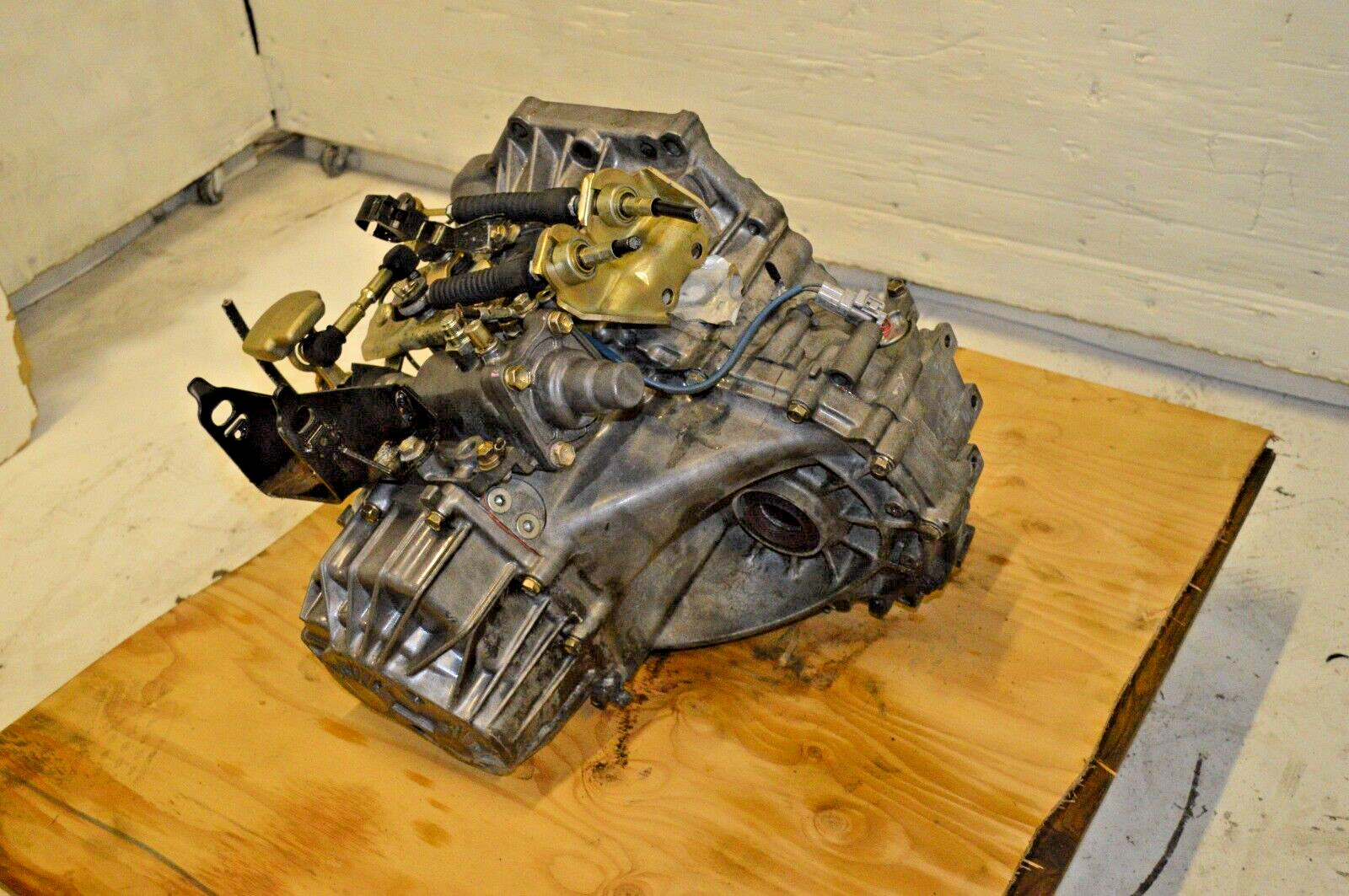 JDM 2000 2001 2002 2003 2004 2005 TOYOTA CELICA GTS 1.8L 2ZZ-GE 6SP MANUAL TRANS