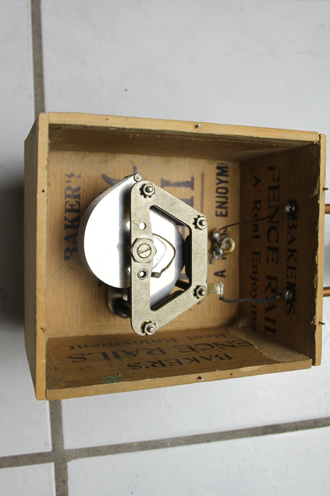 Homemade Absortion Wavemeter w/ Bakelite Dial and wooden box