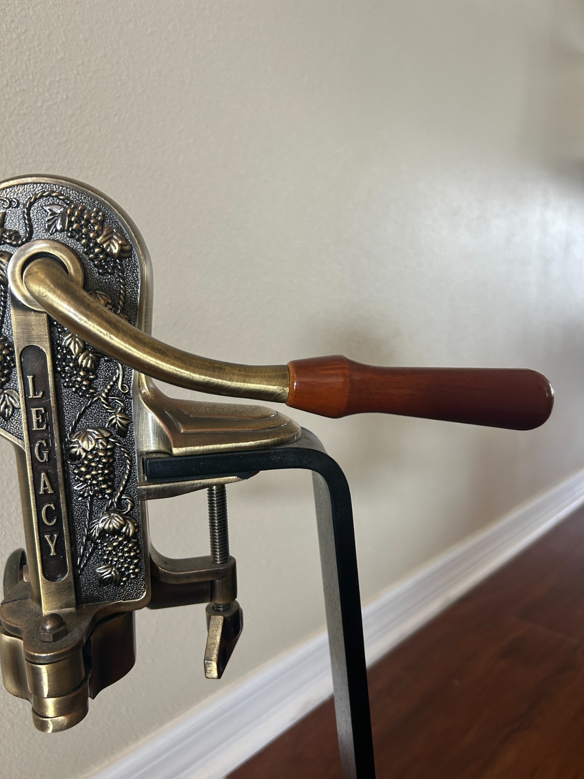 Vintage Rogar Estate Brass Table Top Wine Bottle Opener Corkscrew w/ Wood Stand