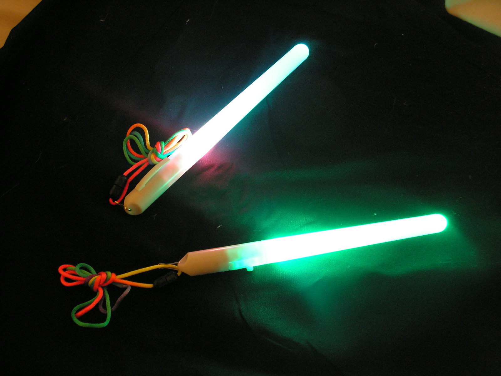 Pair LED Multi Colored 7 mode Poi Sticks Wand Lightstick + Diffraction glasses!