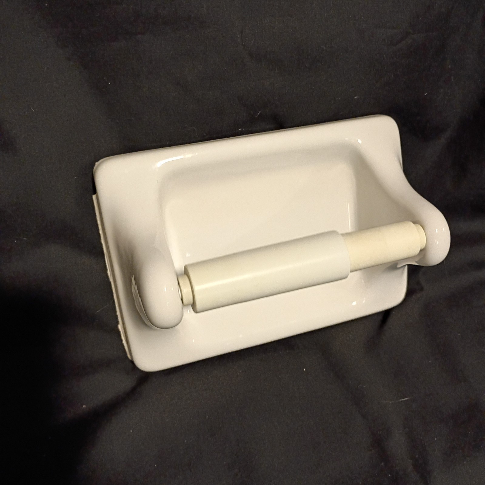 Vintage White Ceramic Toilet Paper Holder Bathroom Wall Mounted MCM M-108