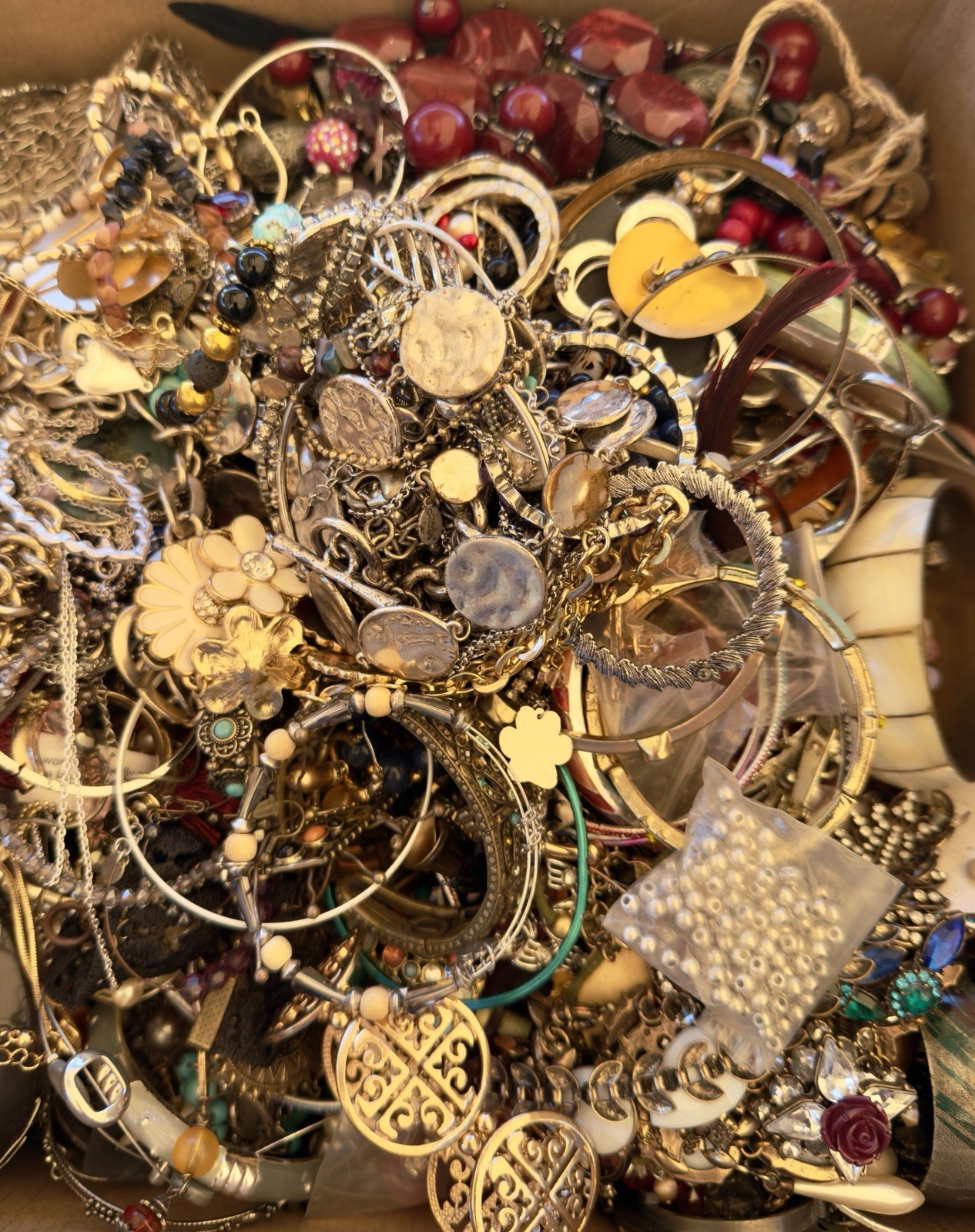MIXED JEWELRY LOT CRAFT REPAIR, RESELL, REPURPOSE, VINTAGE TO NOW! 20 POUNDS