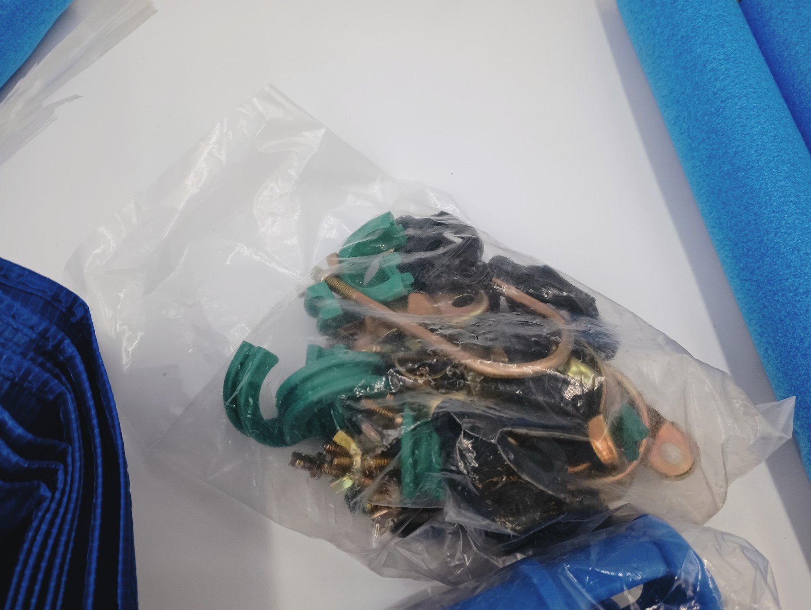 UPPER BOUNCE TRAMPOLINE SAFETY ENCLOSURE CURVED 4 POLES & HARDWARE SET (NO NET)