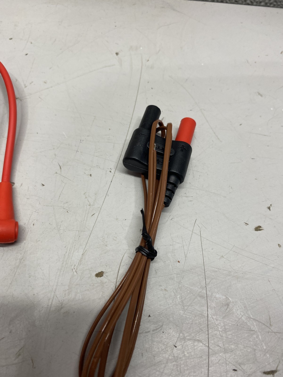 Fluke 325 True RMS Clamp Meter AC/DC Yellow 5065866