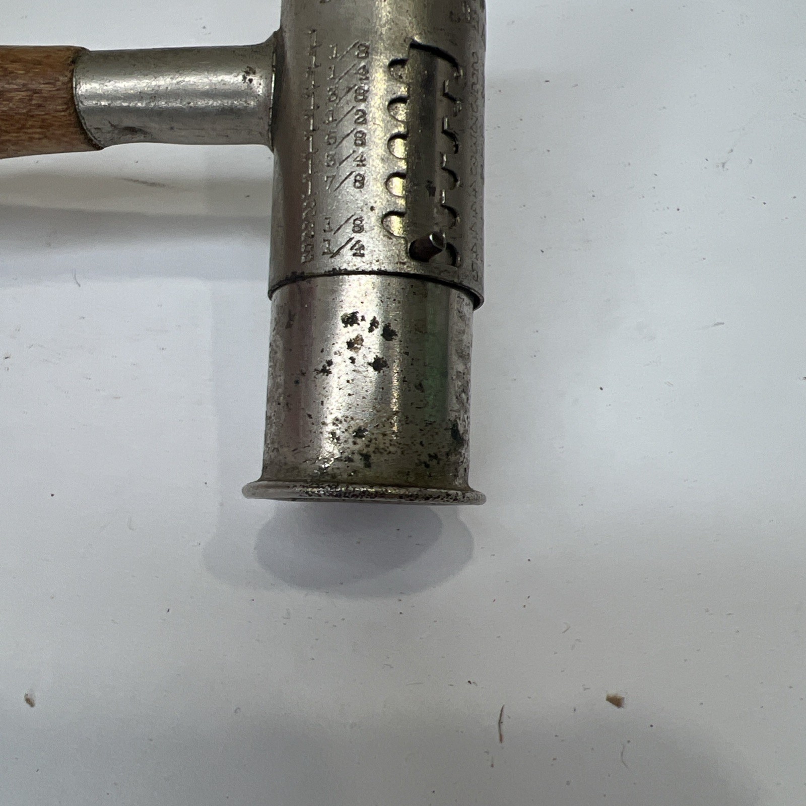 U.H. Co. Torrington Conn. Wood Adjustable Powder Drams Shot Oz Measure Vintage