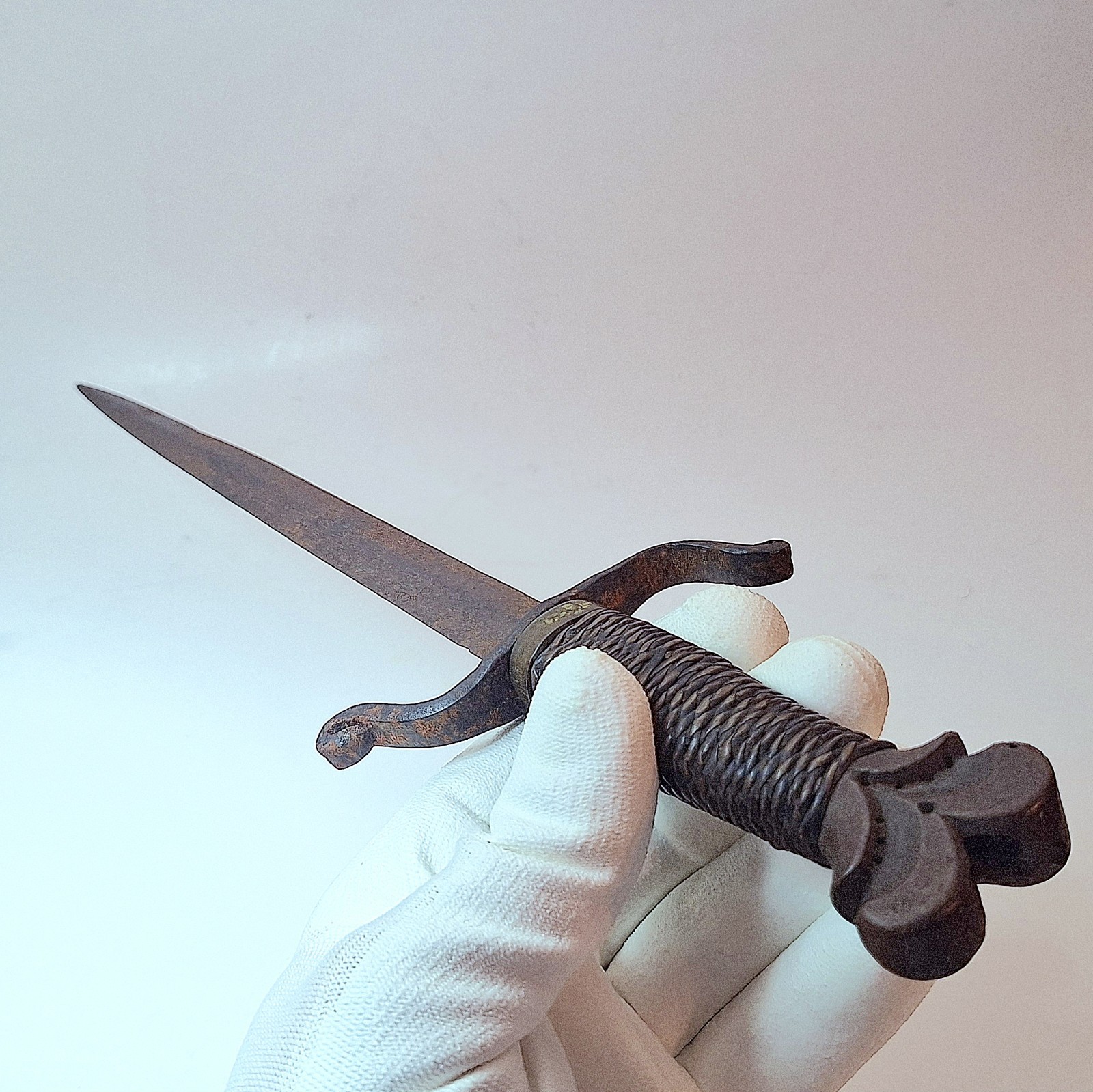 Authentic 17th-Century European Renaissance Left-Handed Dagger – All Original -