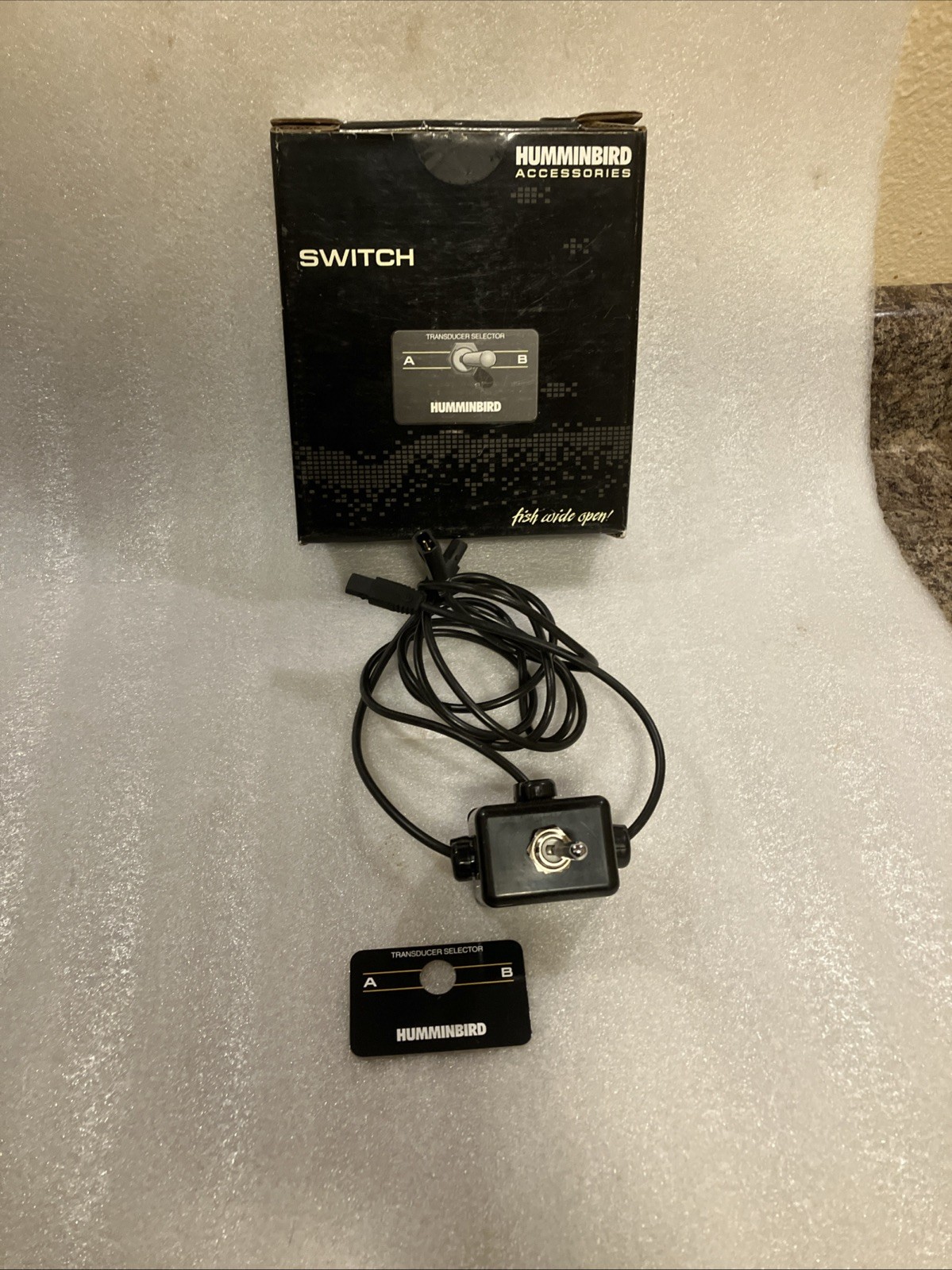 New Old Stock Hummingbird SS1-6 Switch For 1 Unit To 2 Transducers.