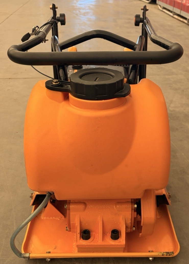 Walk Behind Road Plate Compactor 7.0HP Gas Engine Vibratory Tamper 20"x14" C90T