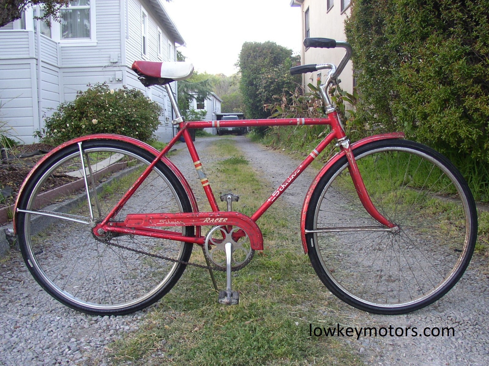 NEW SCHWINN HARDWARE KIT screws nuts frame chainguard fender fork rack DX B6