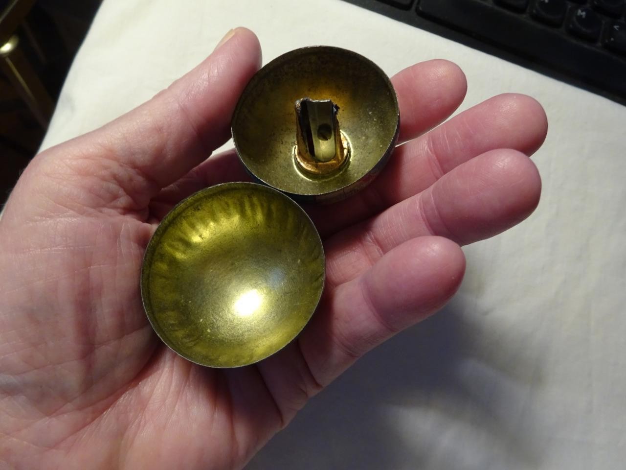 ANTIQUE MINIATURE TIN LITHO WORLD GLOBE PENCIL SHARPENER MADE IN JAPAN BY MT VG