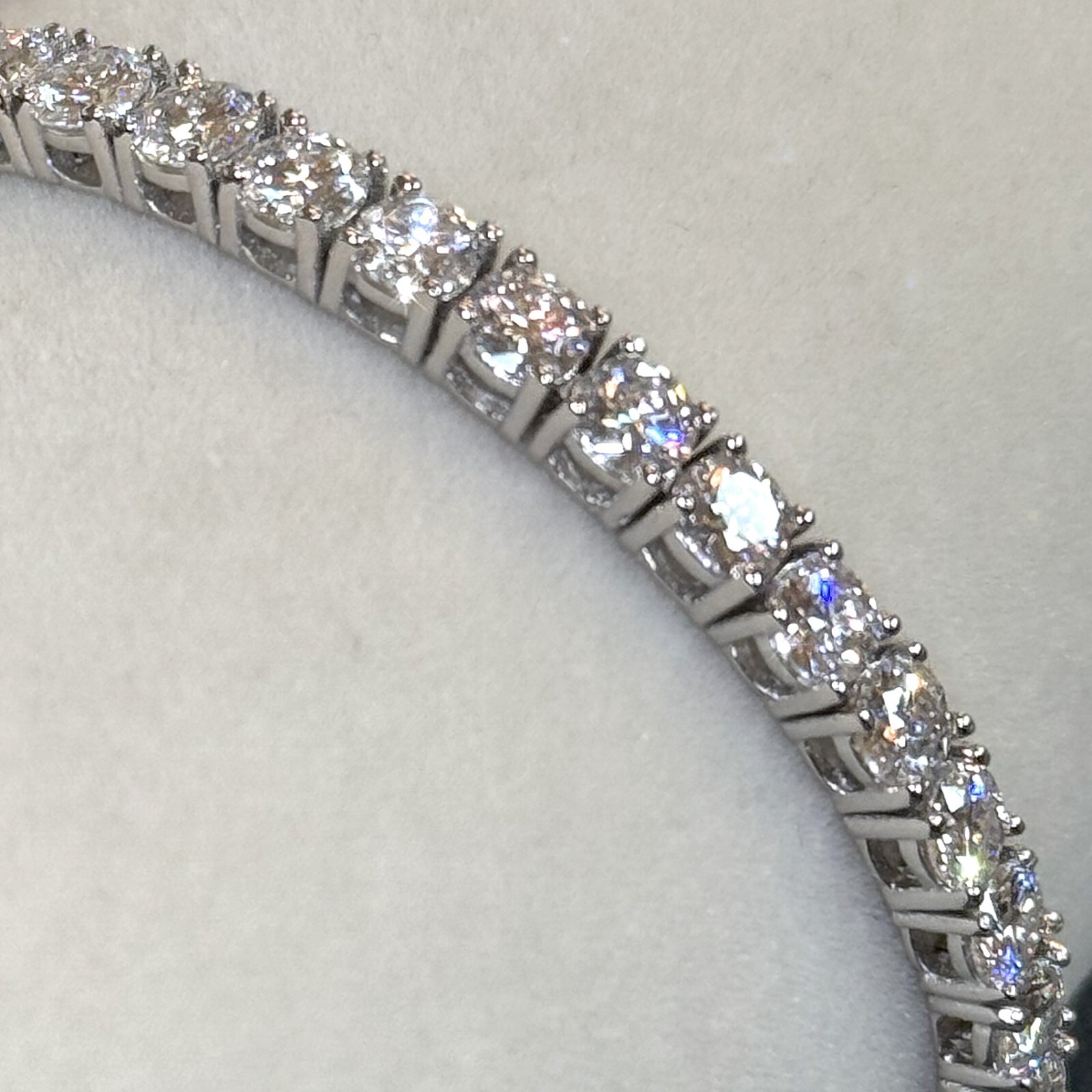 VVS1 Certified Moissanite Tennis Bracelet in 925 Silver