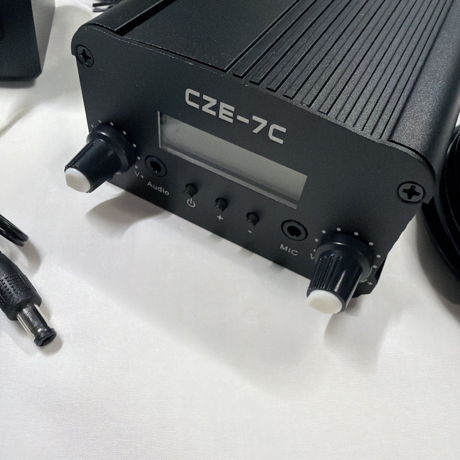 FM Transmitter 1000 Meter Long Range FM Stereo Broadcast For Church Parking Lot