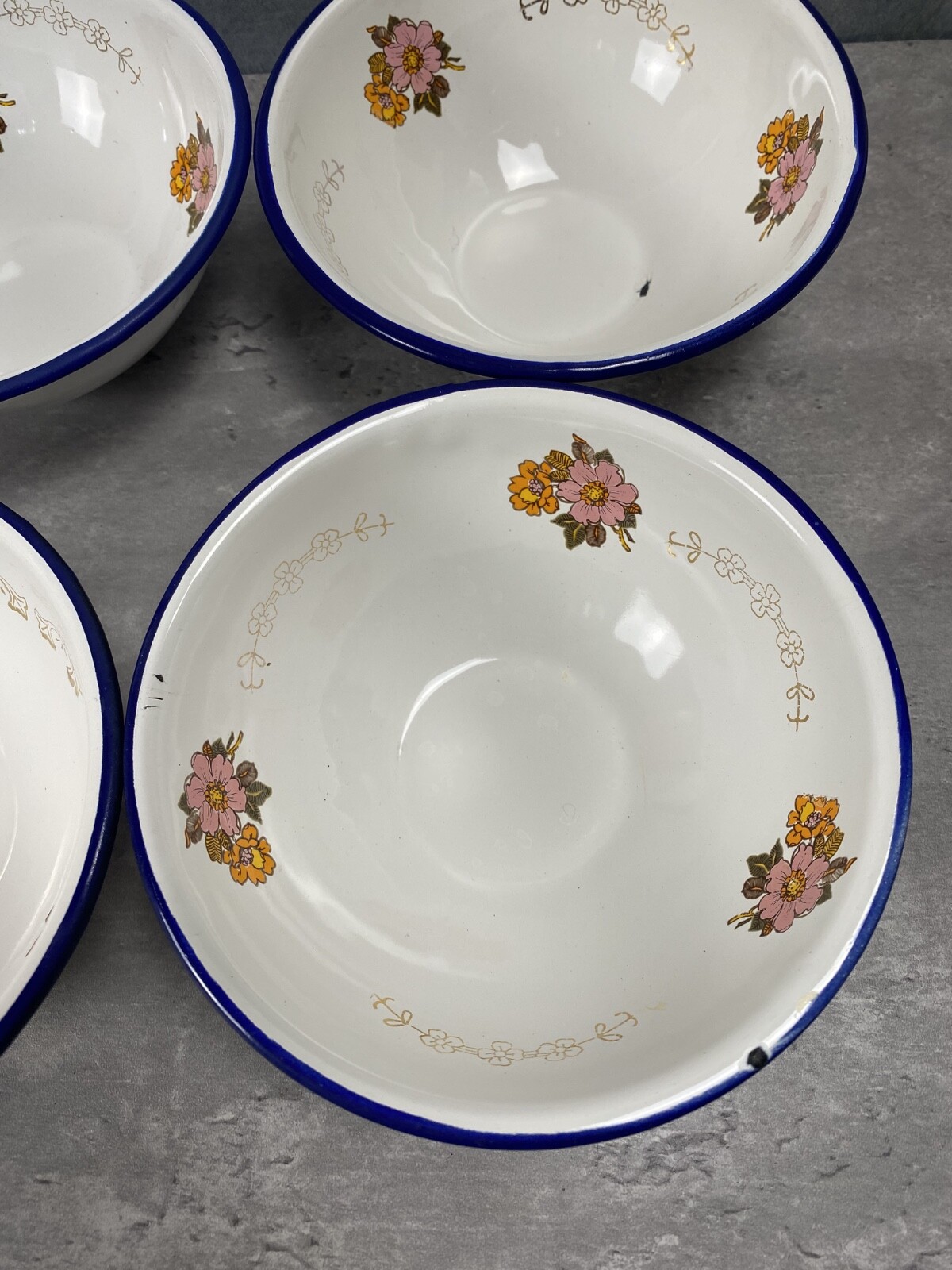 Vintage TrEs Enamelware Floral 6 Bowls Lot Camp Cottage Farmhouse Monterey MEX