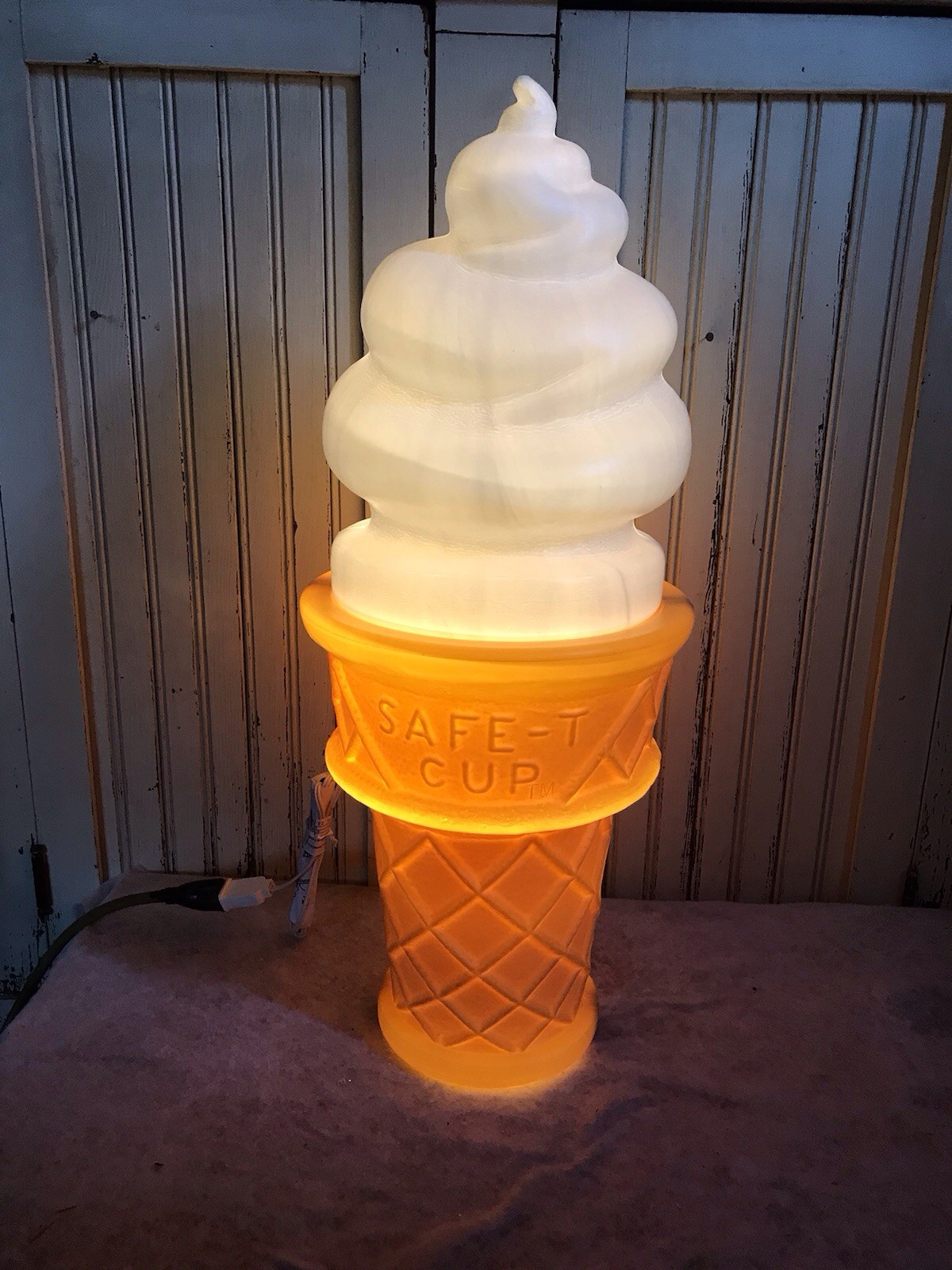 Blow Mold Giant Plastic Ice Cream Cone Display Vanilla Swirl Safe T Cup LIGHTED