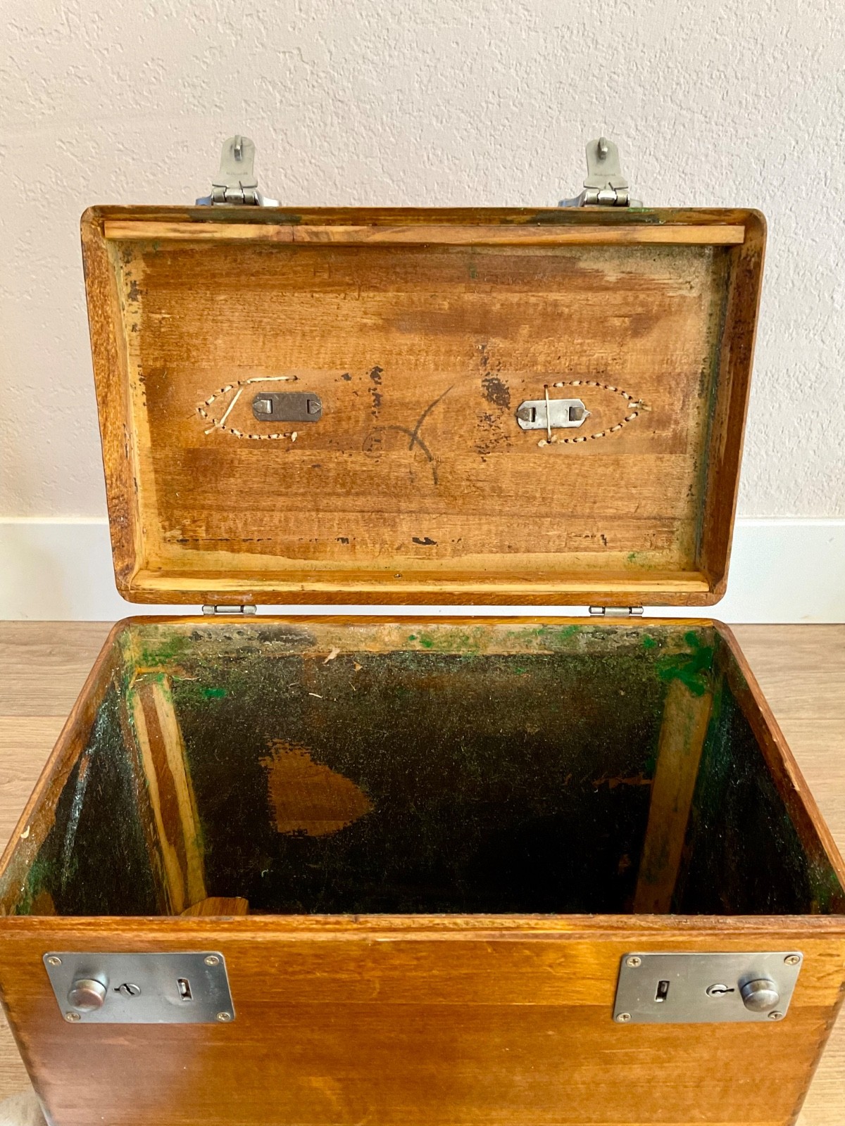 Refinished Singer Featherweight Carrying Case Only