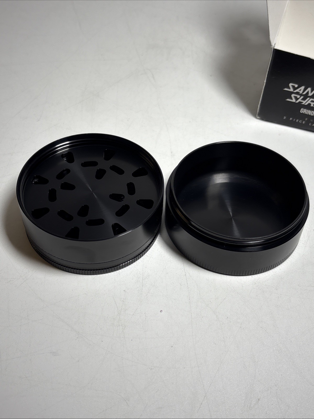 Santa Cruz Shredder x Zushi 3-Piece Large Grinder – 2.75" – The Ten Co Collab A