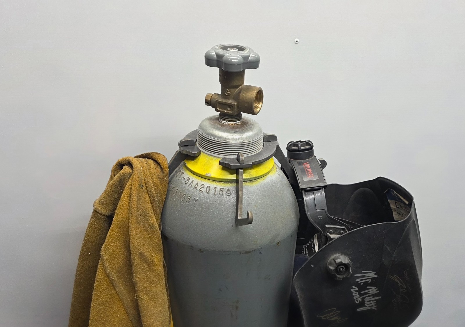 Mig Tig Welding Tank Hook Kit, Steel Welding Hanger Kit for Helmet Jacket Hood.