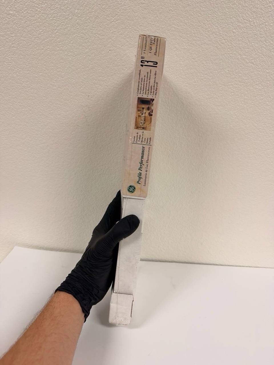 GE Profile Performance 13 Fluorescent Light Fixture F8T5 Ultra Thin New